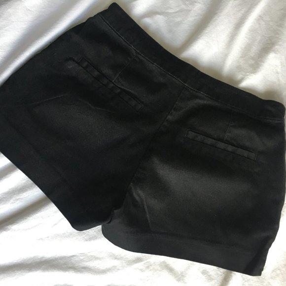 H&M Black Dress Shorts - Picture 4 of 4